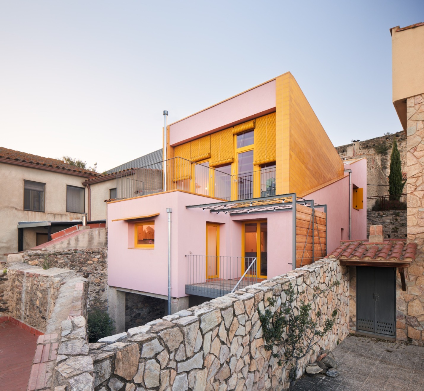 Exterior habitatge terrasses esglaonades