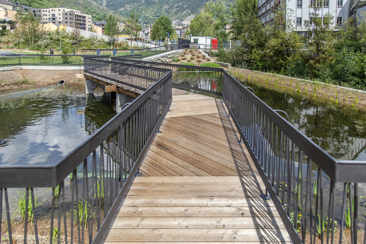 parc de l ossa passera que travessa la llacuna