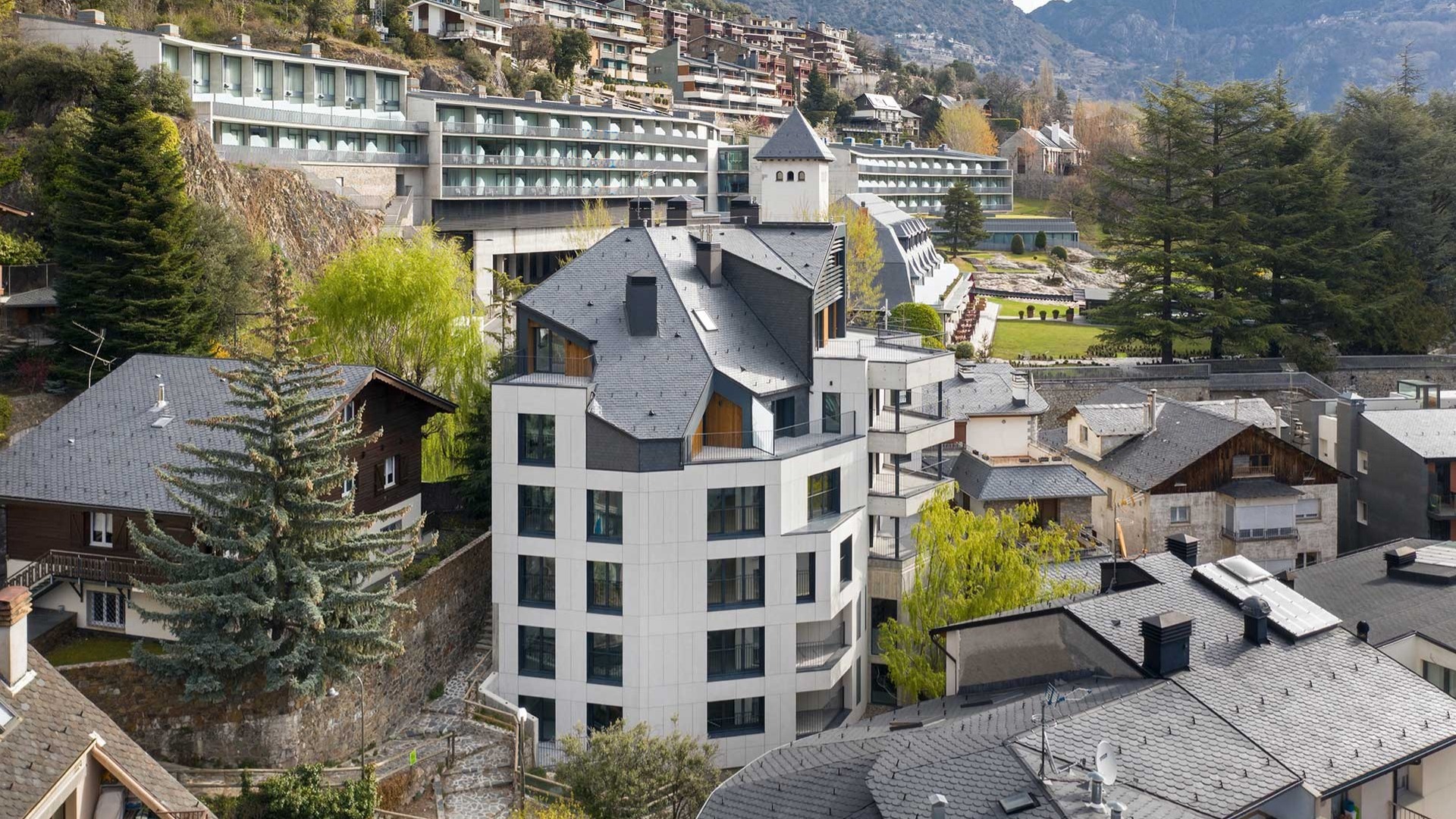 Llacuna habitatge plurifamiliar amb baixa demanda a Andorra la Vella per Altura Arquitectes