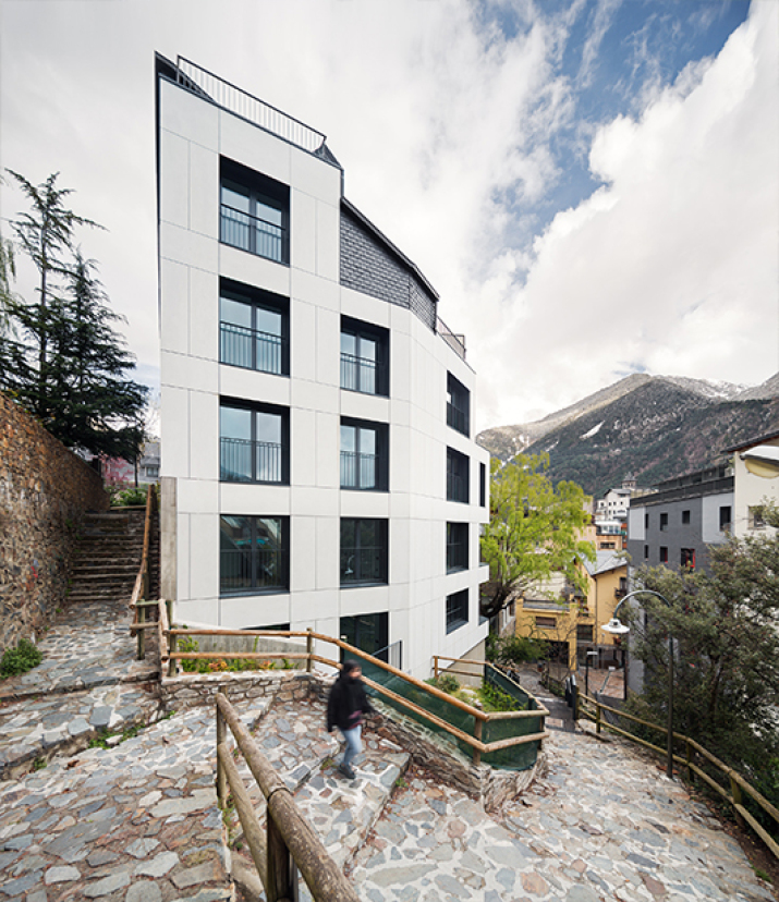 Edifici plurifamiliar Llacuna | Eficiència i integració urbana