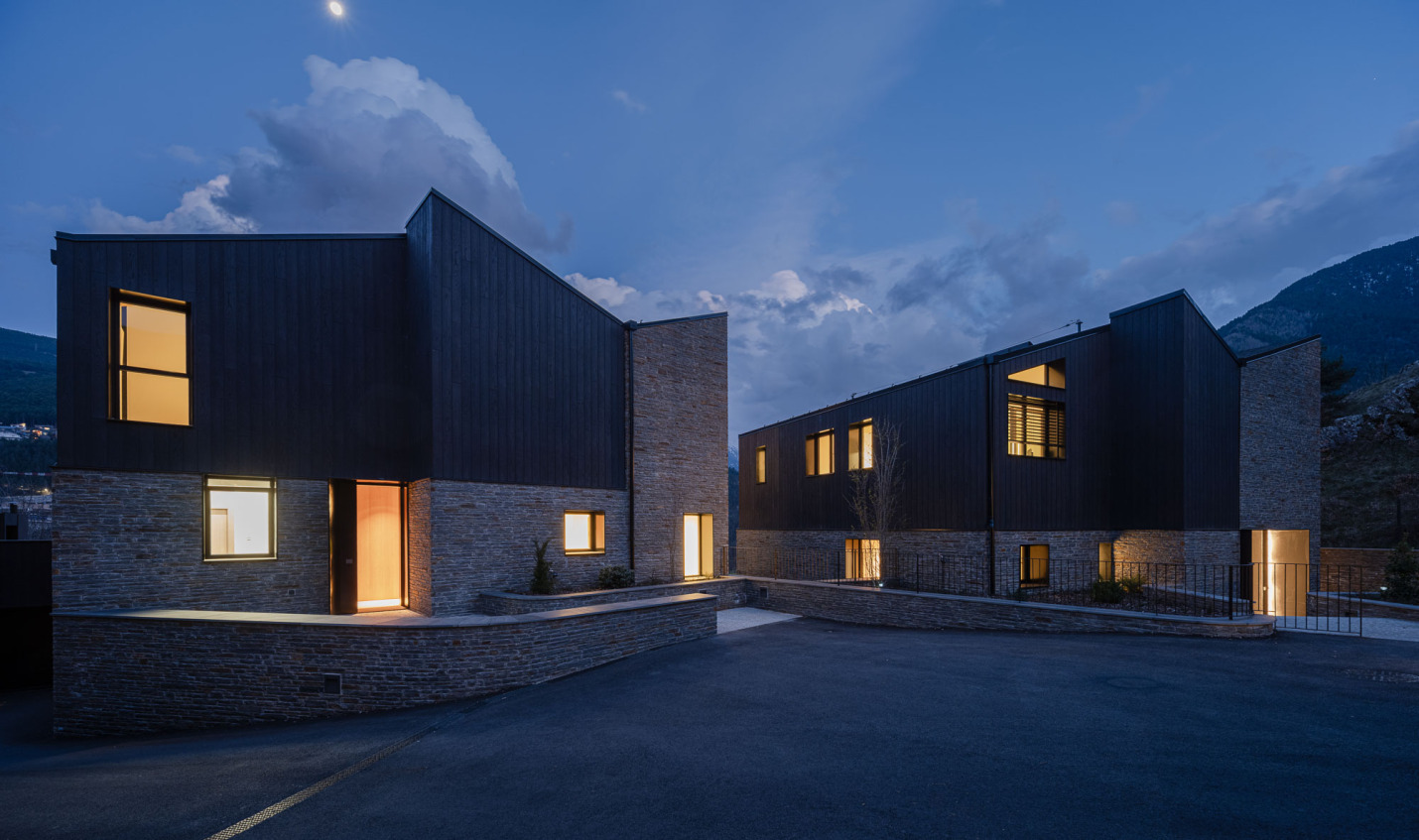 Tres cases, una família | Un conjunt amb personalitat pròpia