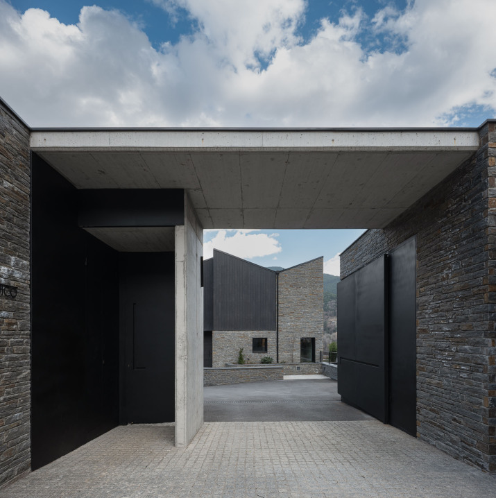 Tres cases, una família | Un conjunt amb personalitat pròpia