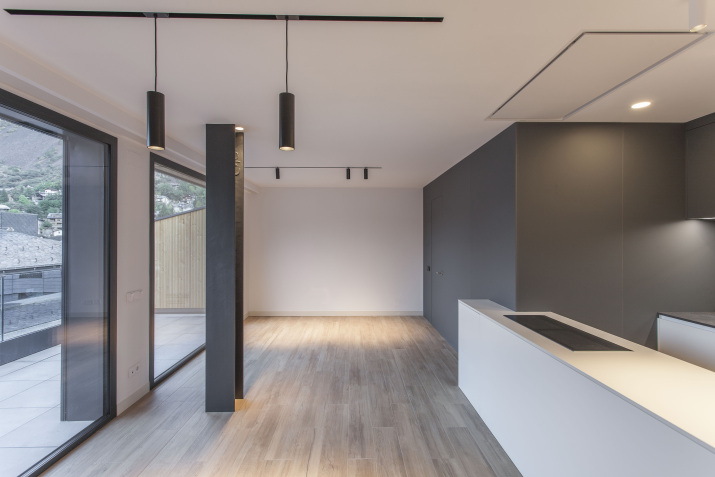 Edifici multifuncional al centre d’Andorra | Oficines i habitatges pati