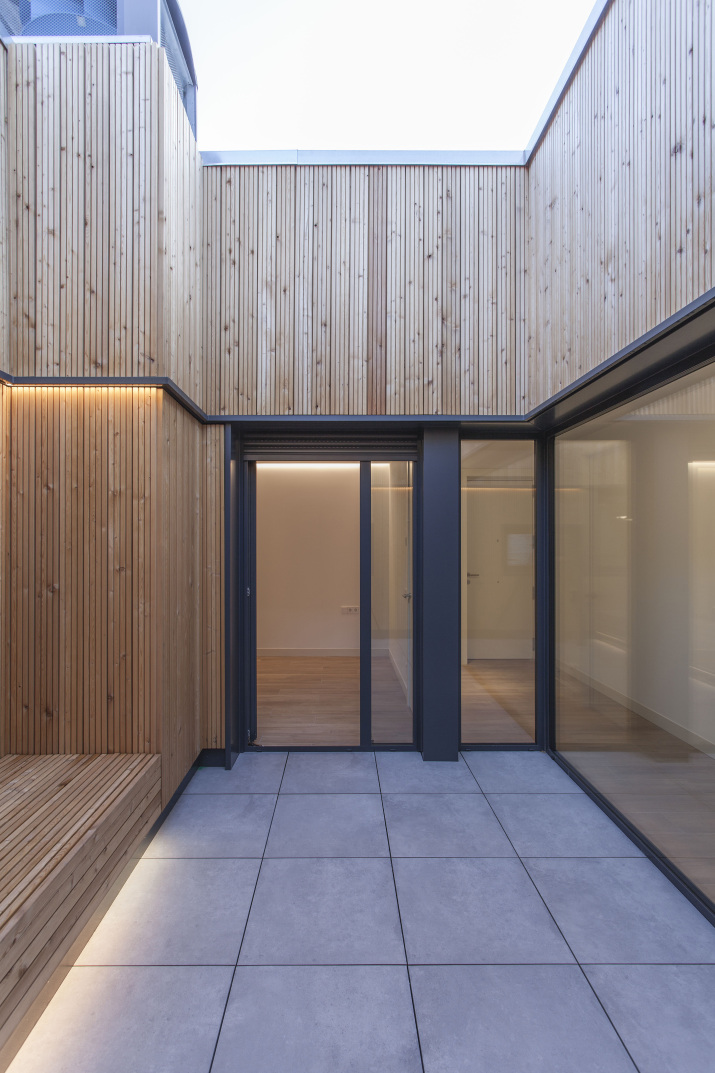 Edifici multifuncional al centre d’Andorra | Oficines i habitatges pati