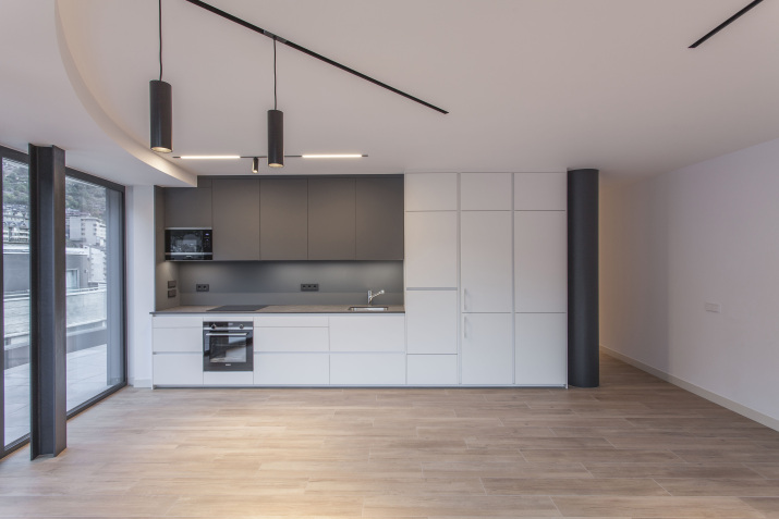 Edifici multifuncional al centre d’Andorra | Oficines i habitatges pati