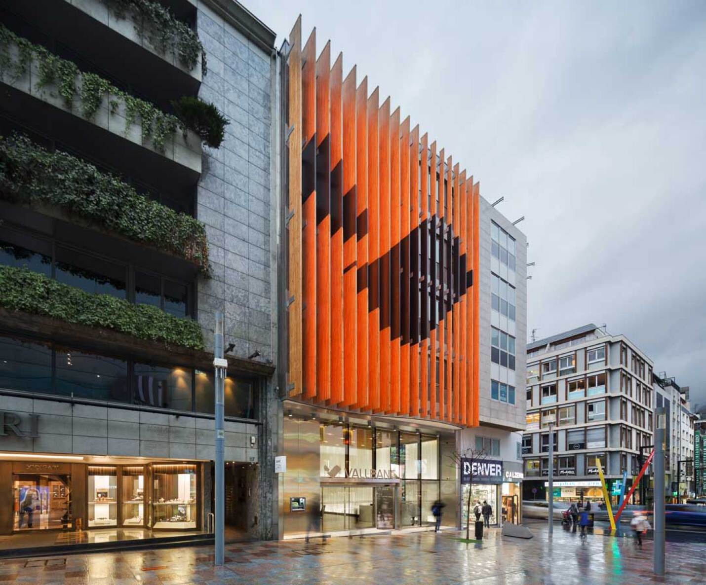 Reforma de la Seu Central de VallBanc | Transparència i identitat corporativa