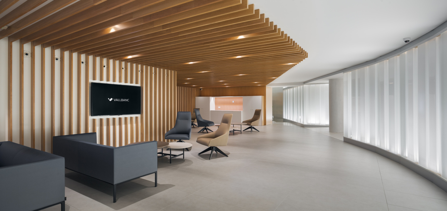 Reforma de la Seu Central de VallBanc | Transparència i identitat corporativa