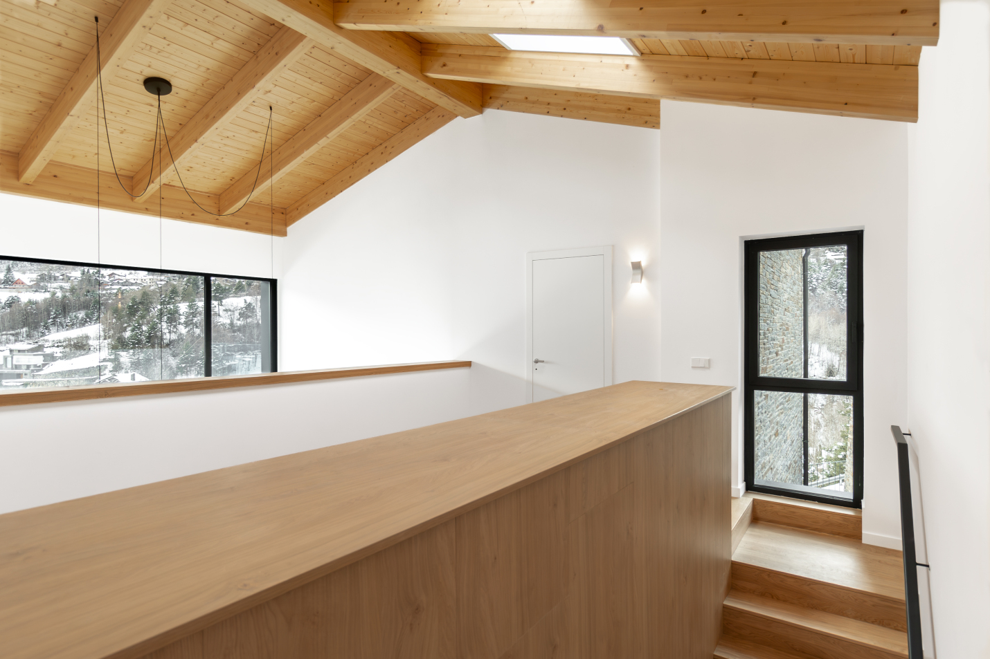 Habitatge Unifamiliar Positiu | Pedra, fusta i energia solar