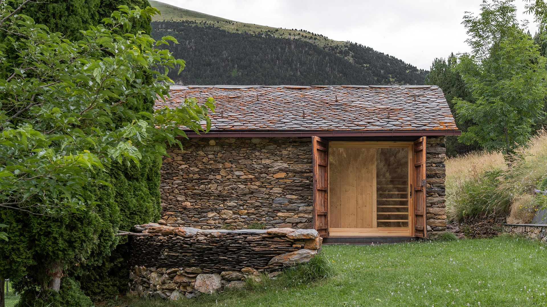 Borda Cultiar rehabilitació patrimonial reversible per Altura Arquitectes