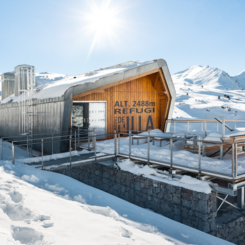 Refugi de l'Illa arquitectura sostenible a la Vall del Madriu amb estructura de fusta dissenyat per Altura Arquitectes